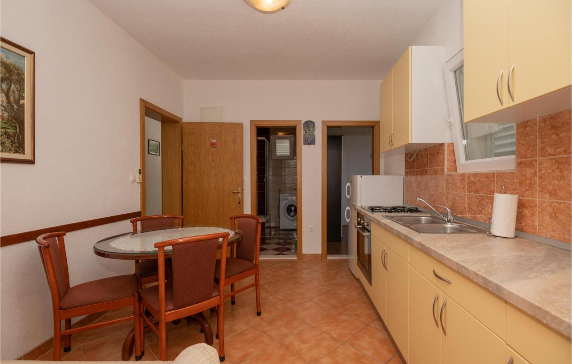 Nice Apartment In Makarska With Wifi Ngoại thất bức ảnh